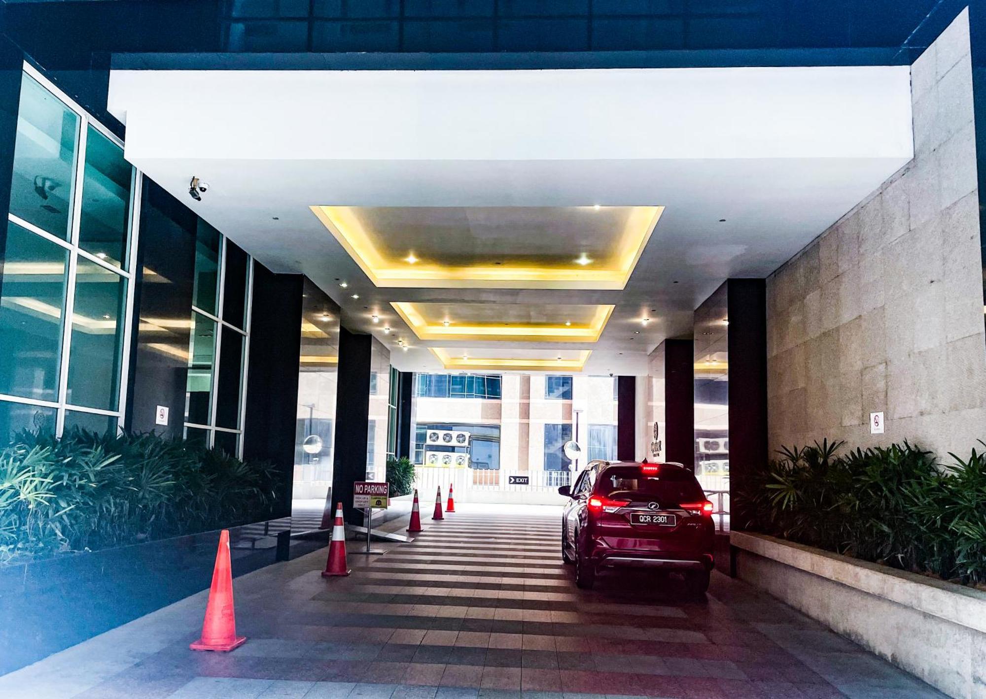 Klcc Suites By Nhb Kuala Lumpur Exterior foto