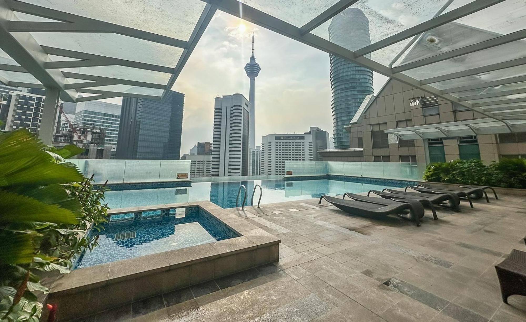 Klcc Suites By Nhb Kuala Lumpur Exterior foto