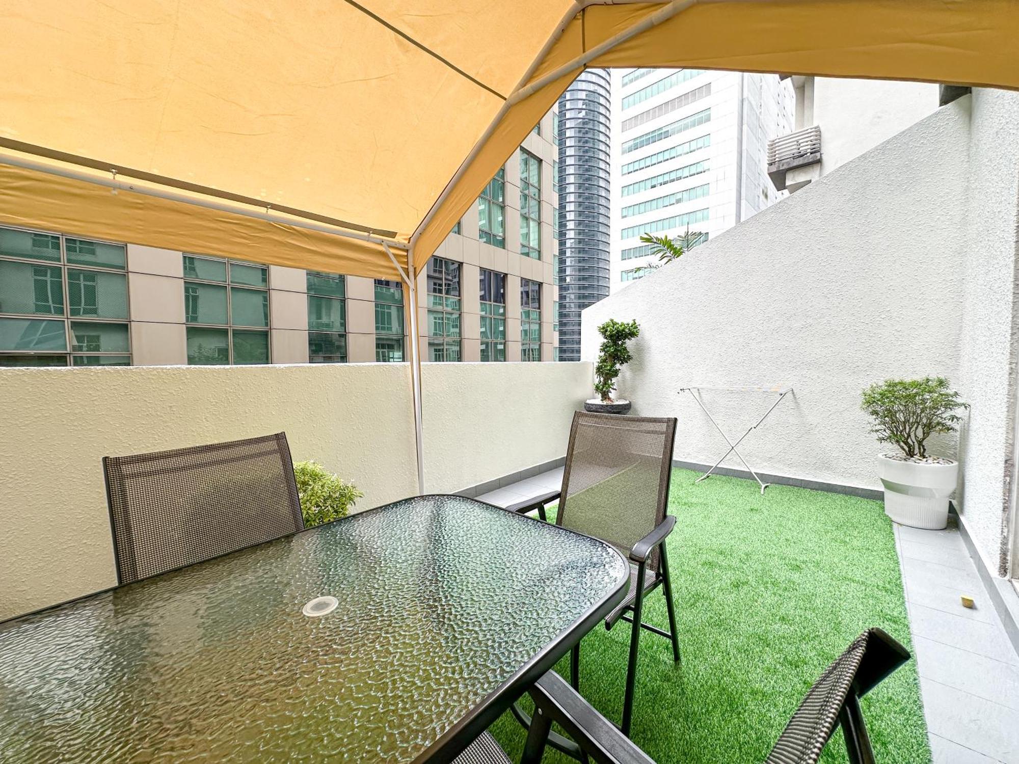 Klcc Suites By Nhb Kuala Lumpur Exterior foto